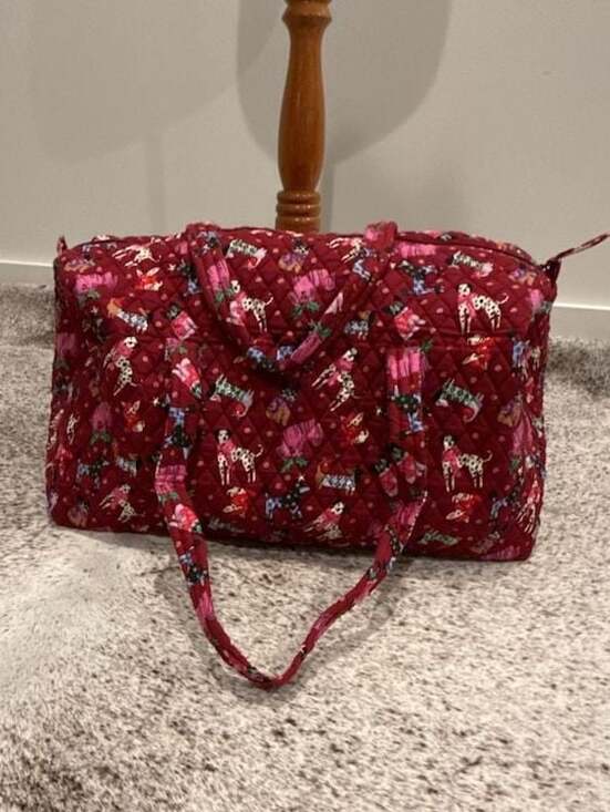 Vera Bradley Handbags - Vera Bradley Grand Tote Holiday Hounds Christmas Dogs Quilted Bag